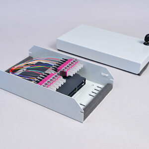 AP-Box, Flach, 4 x LCPC, 50/125µm OM4 (2xLCPC duplex)