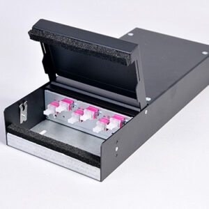 Consolidation Box, Stahl, 6 x LCPC, 50/125µm OM4 (3xLCPC duplex)