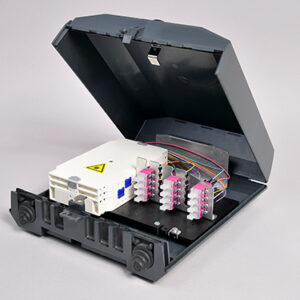 Venus-Box mit Schloss, 24 x LCPC, 50/125µm OM4 (12xLCPC duplex)