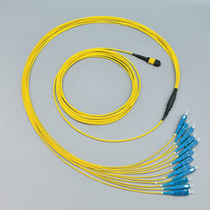 Fanout, MTP®/MPO APC male-8xSCPC, 9/125µm, 2.0m