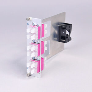 Einschubmodul 7TE, 24 x LCPC, OM4, mit Bügel (6xLCPC quad)